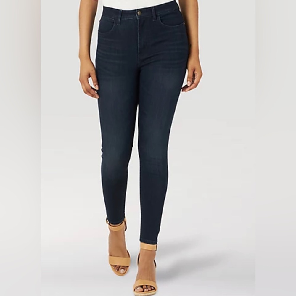 WRANGLER® HIGH RISE UNFORGETTABLE SKINNY JEANS IN COLDSPRING Women’s‎ size 28